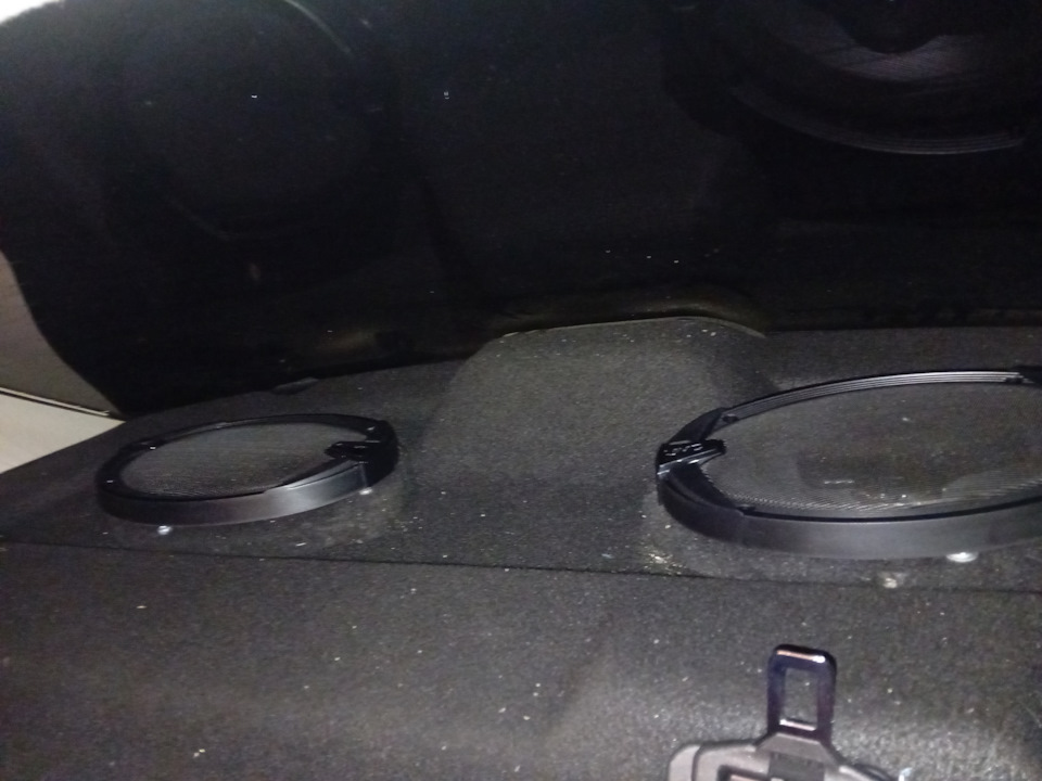 Саморезом по металлу закрутил проставку на металл, а сами блины на проставку, как то вот так — Renault Logan Stepway