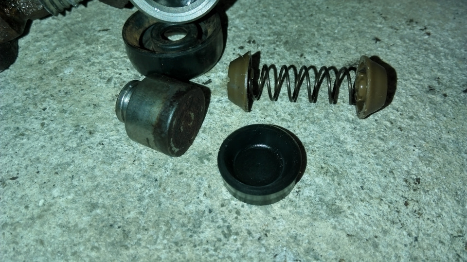 Замена задних барабанных колодок, тормозных цилиндров и жидкости — ЗАЗ ...