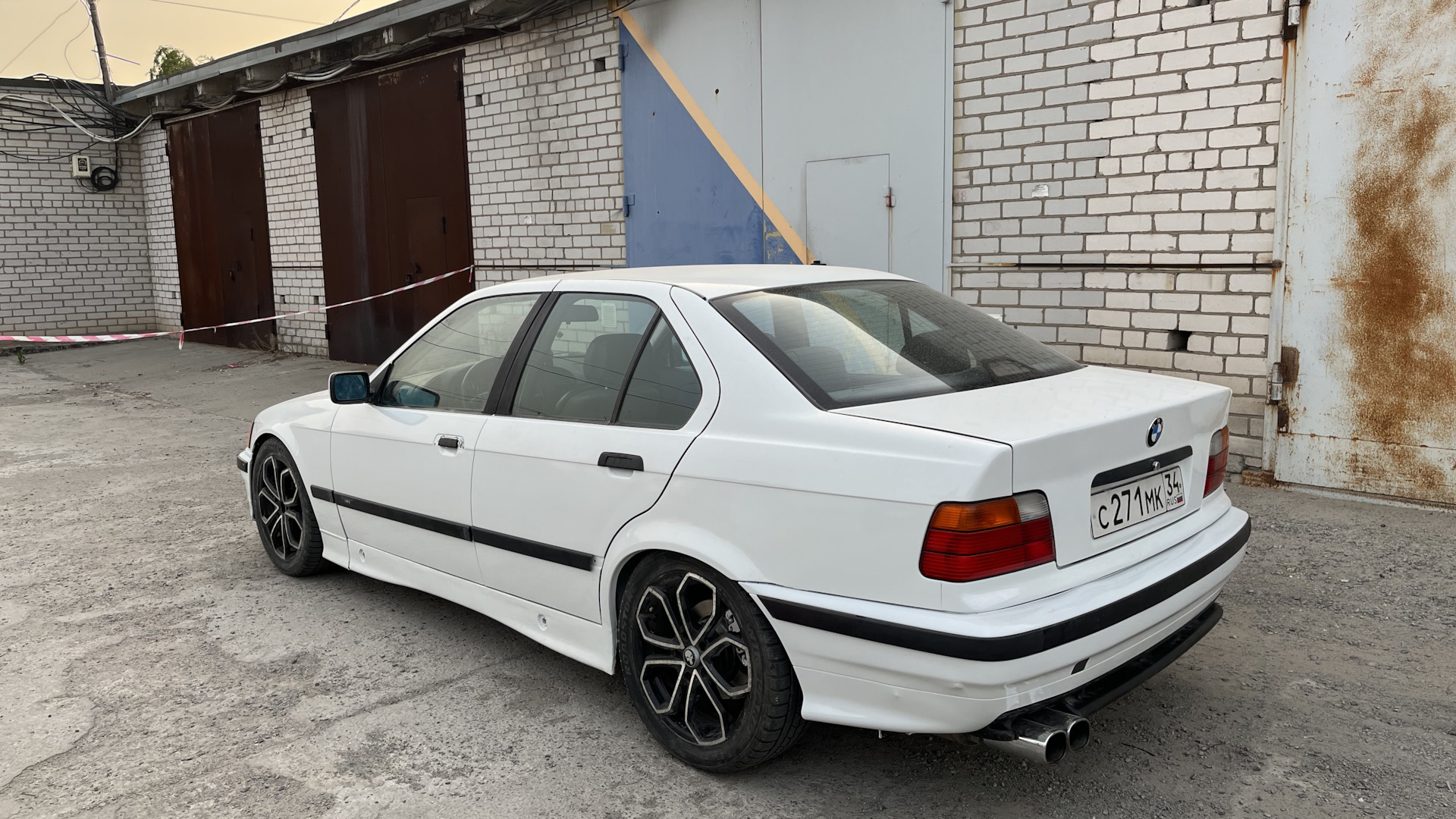 BMW 3 series (E36) 1.6 бензиновый 1993 | DTM головного мозга на DRIVE2