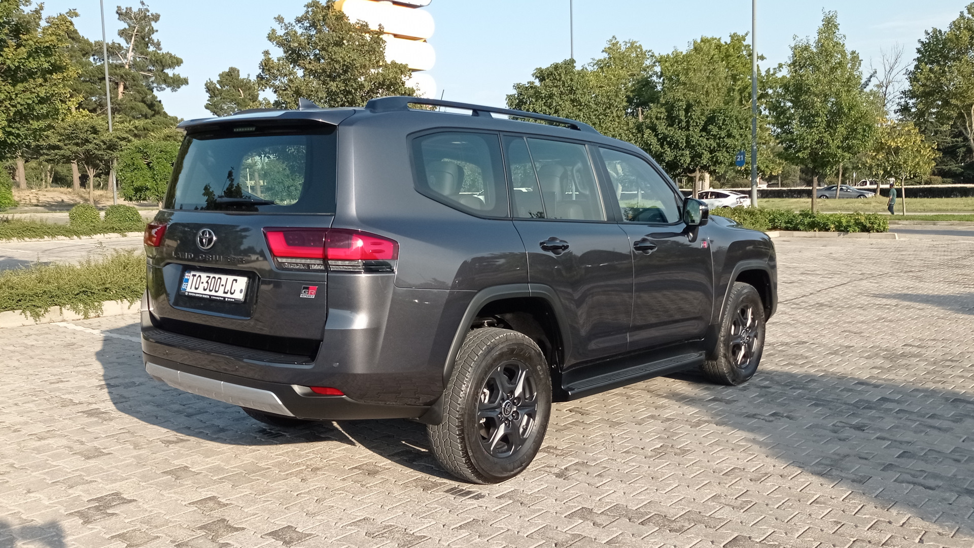 Toyota Land Cruiser 300 3.3 дизельный 2022 | GR GR-SPORT на DRIVE2