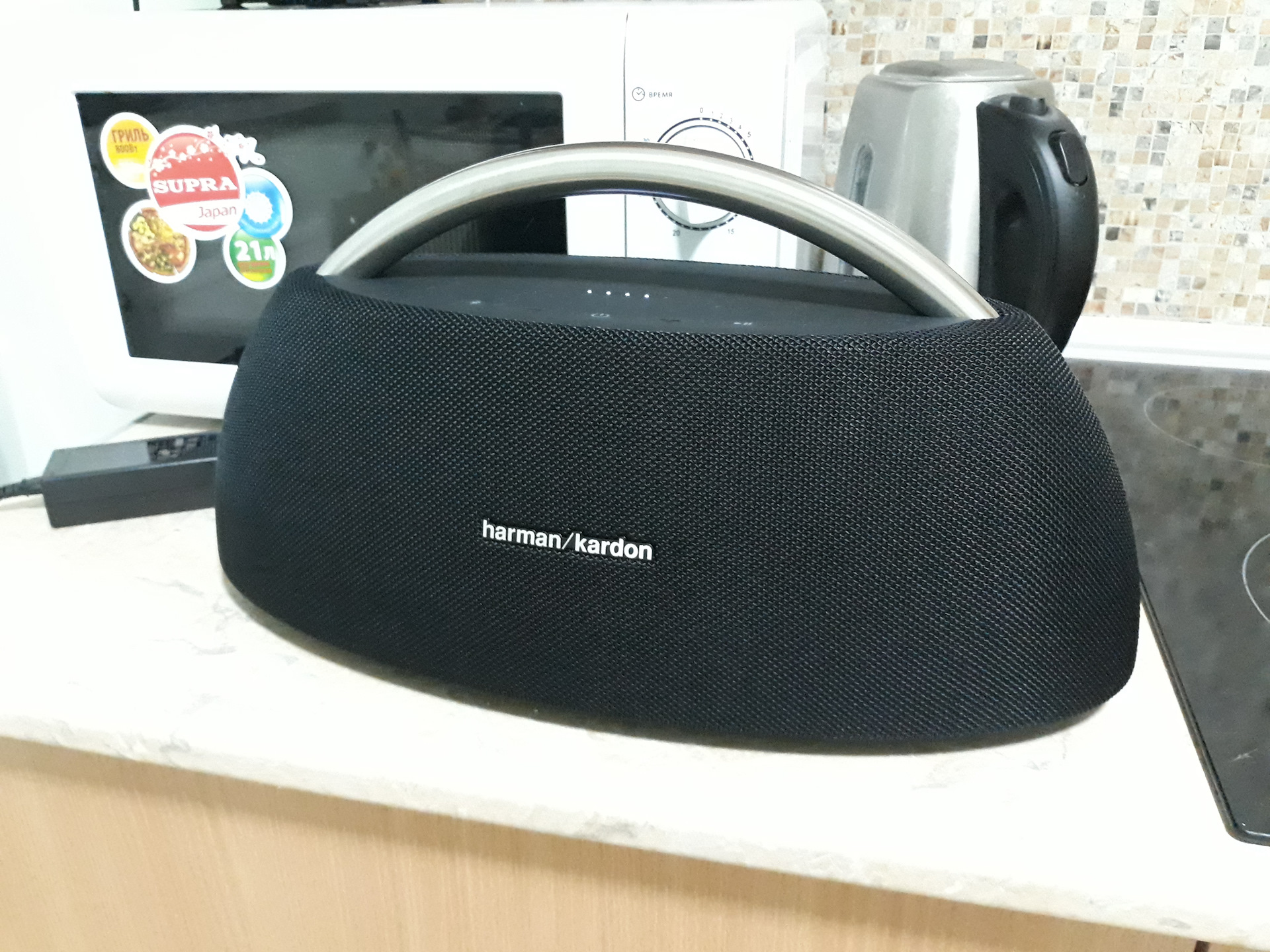 Harman kardon onyx studio 7. 2. Harman kardon luna. колонка 360 harman allure. Harman kardon колонка 1998.