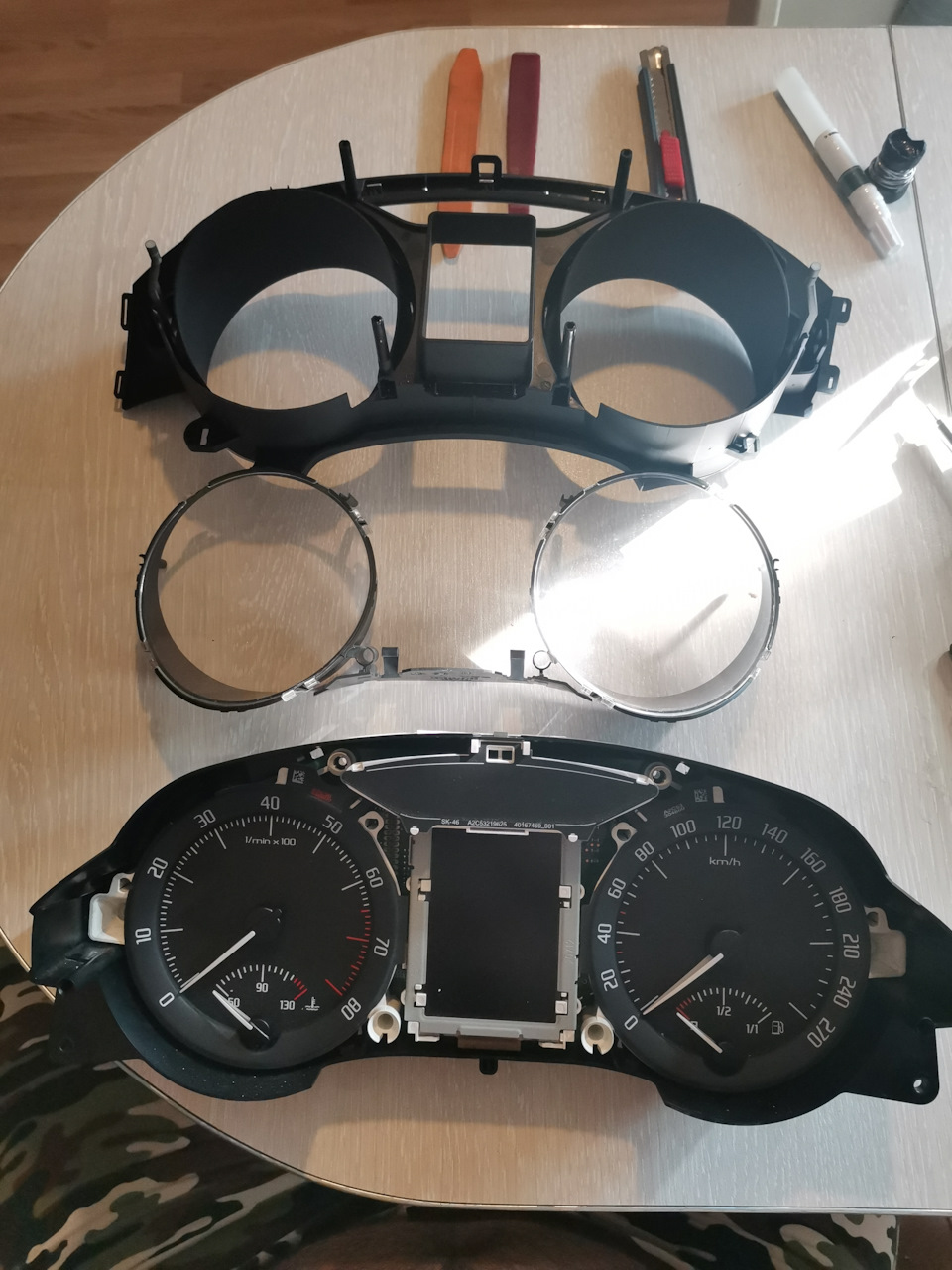 Пересвет стрелок приборной панели — Skoda Superb Mk2, 1,8 л, 2012 года ...