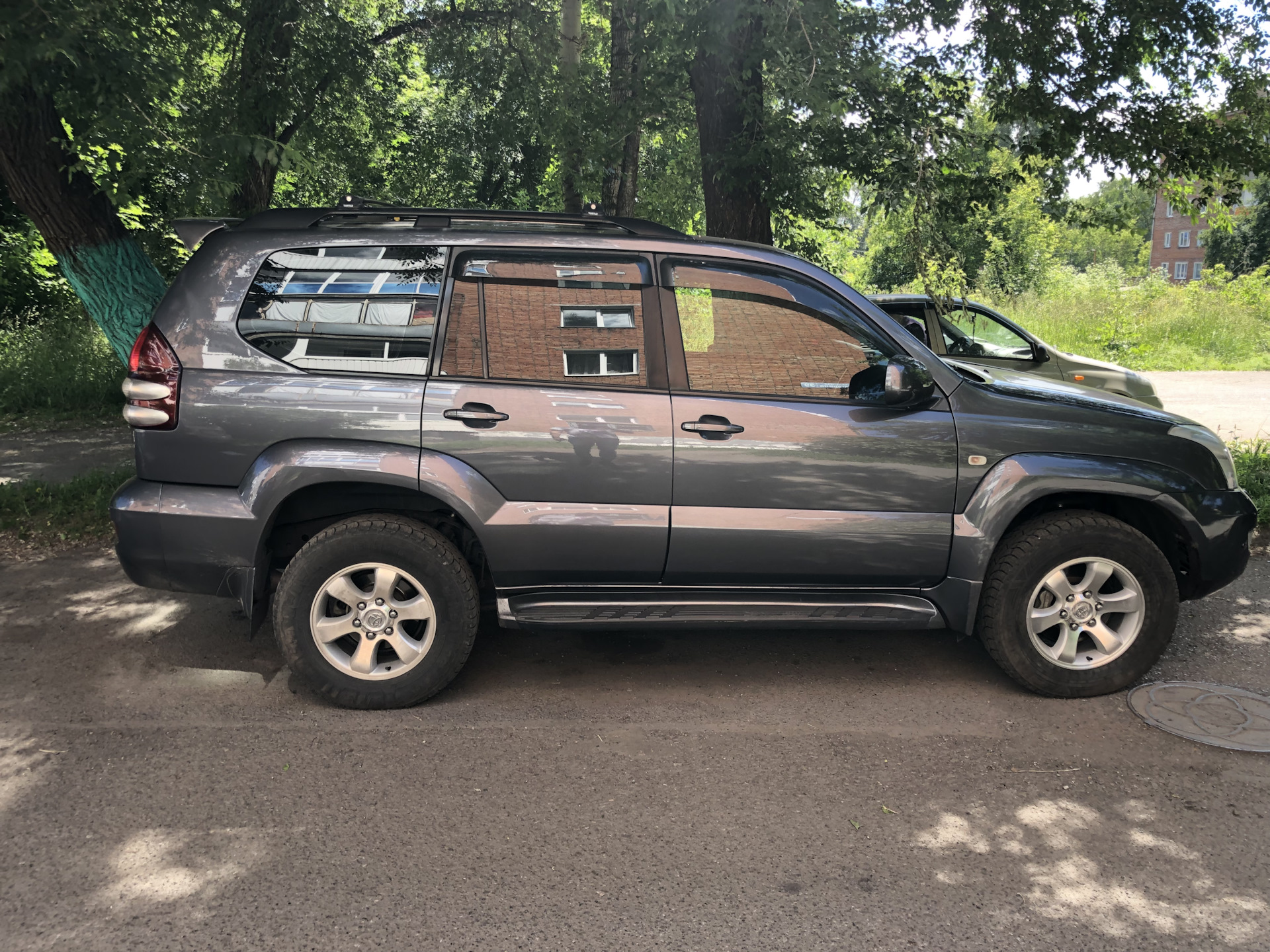 Пробивает заднюю подвеску на лежачках — Toyota Land Cruiser Prado 120 ...