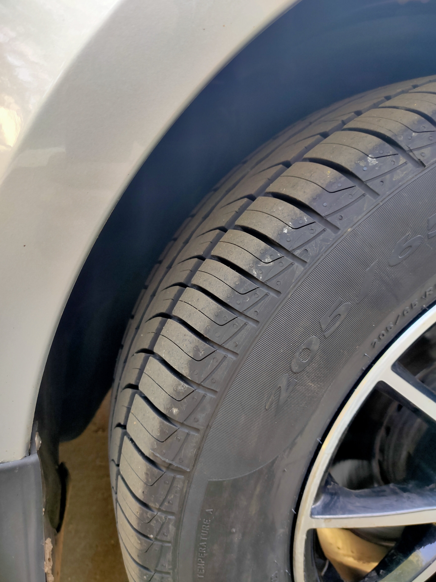 Резина Pirelli Cinturato P1 205/65/15 — Renault Fluence, 1,6 л, 2014 ...