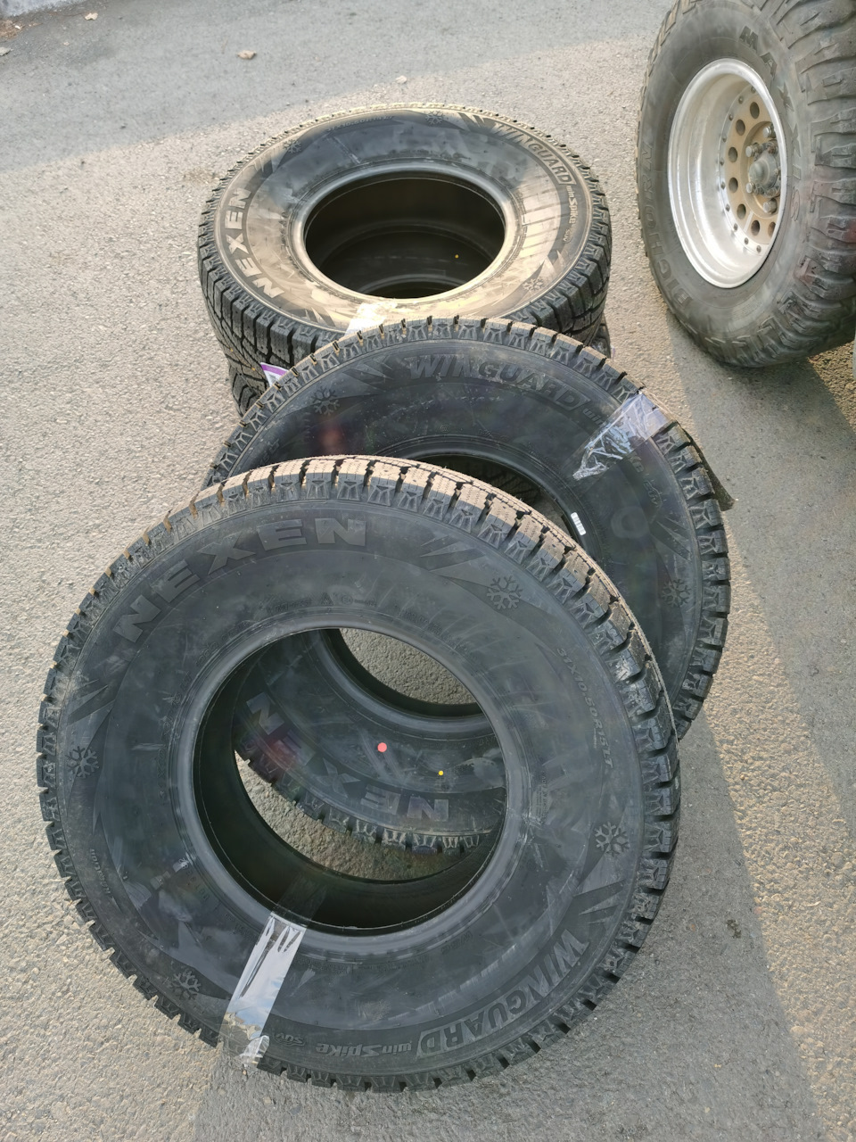 Зимняя резина Nexen 31*10.5 r15 — Toyota Hilux Surf (2G), 3 л, 1994 ...
