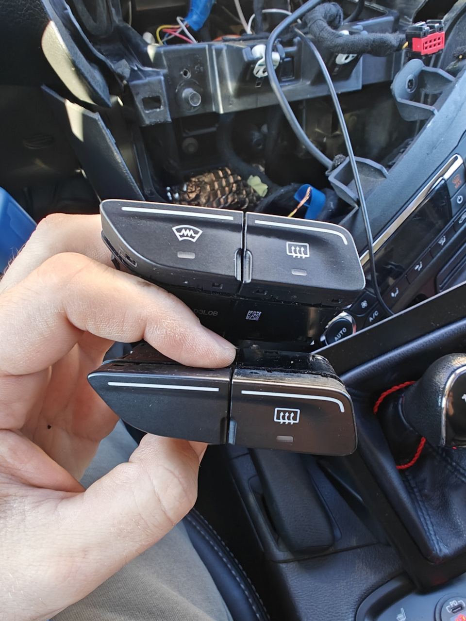 Запирание дверей с рест рамкой Sync — Ford Focus Hatchback III, 1,6 л ...