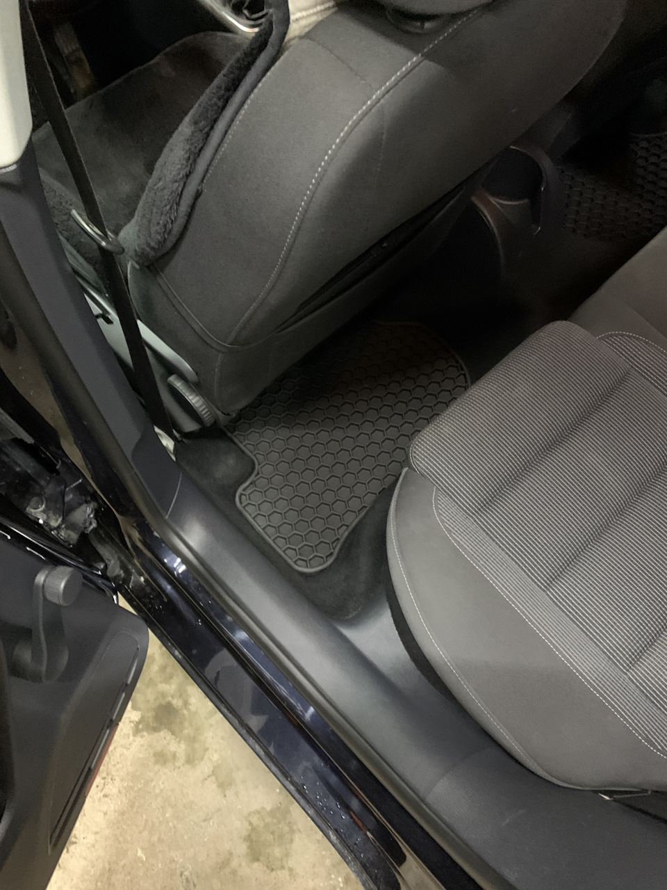 Коврики GTI (OEM плюшки №2) — Volkswagen Golf Mk6, 1,6 л, 2011 года ...