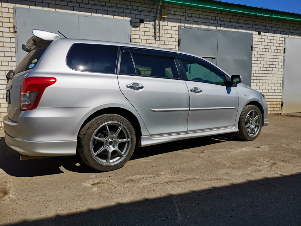 Филдер размеры колес. Филдер на 17 дисках. Toyota Corolla Fielder 140 drive2. Тойота Филдер на 15 литье. Диски на Тойота Филдер.