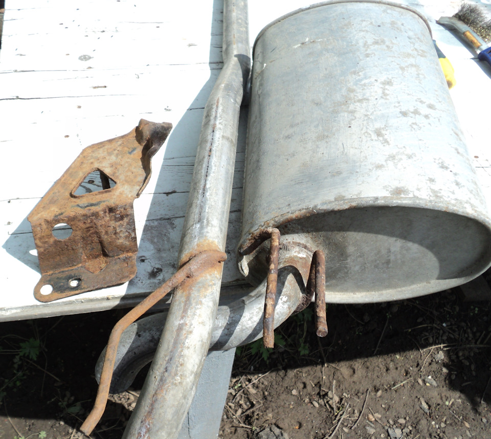 Выхлопная система из оцинковки, кронштейны — углеродистая сталь — Renault Twingo I