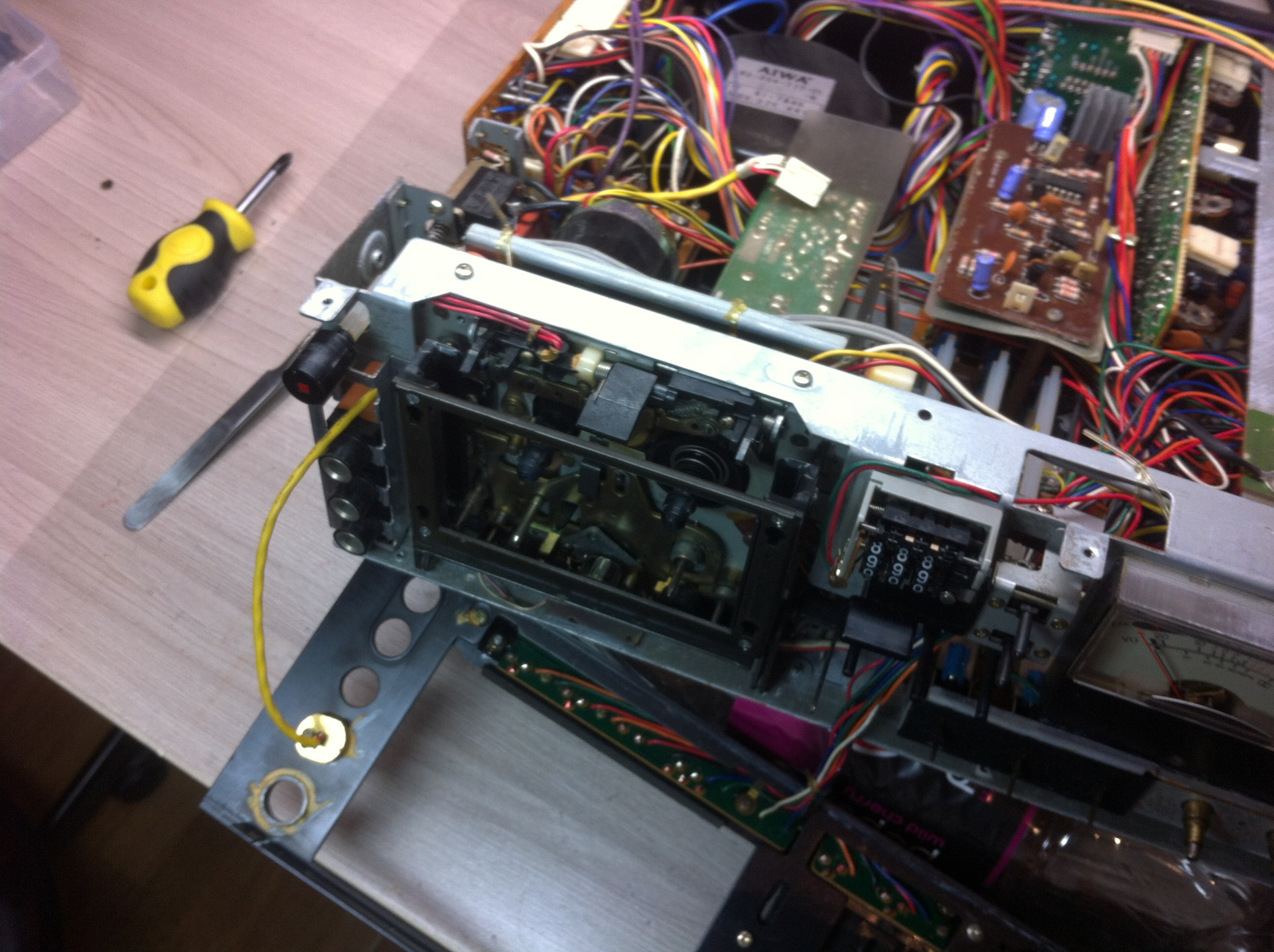 Aiwa xk-007. Aiwa 929. Лентопротяжный механизм aiwa nsx-sz35. Aiwa 770 кассетная дека. Ремонт айва.