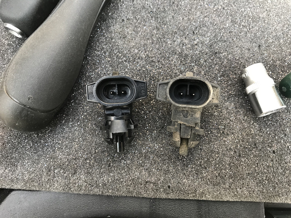 Датчик наружной температуры шевроле круз. Датчик наружной температуры шевроле круз. 6 109 л. Шевроле круз датчик наружного воздуха. Датчик температуры воздуха шевроле круз 1.