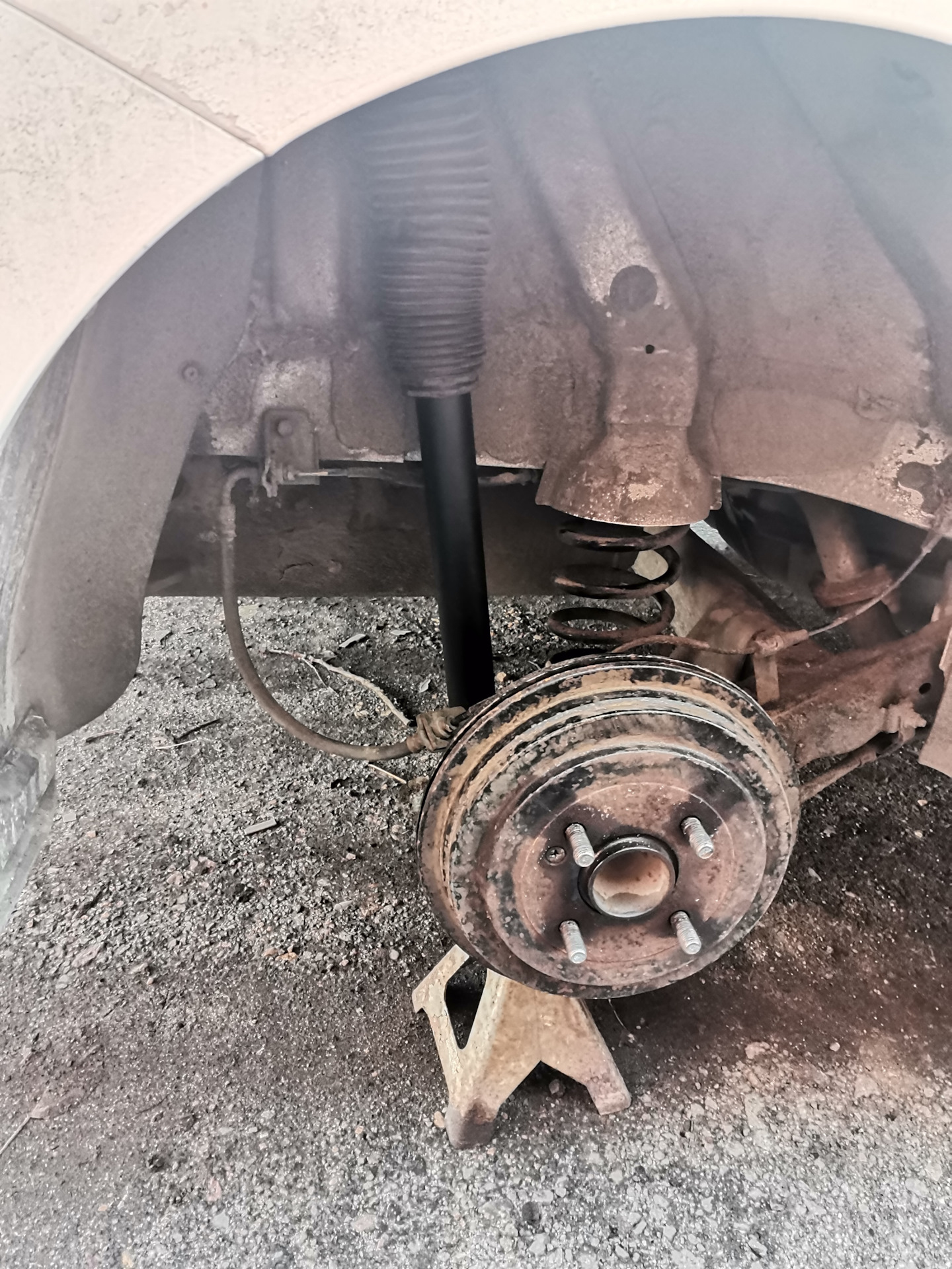Задние амортизаторы Солярис 2 — Hyundai Solaris (2G), 1,4 л, 2018 года ...