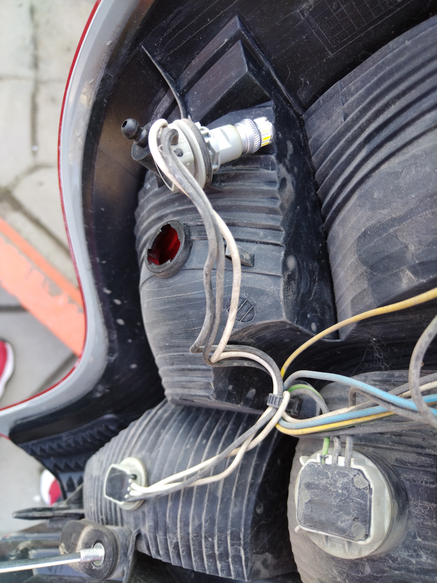 Bulb failure position light. Bulb failure position light
