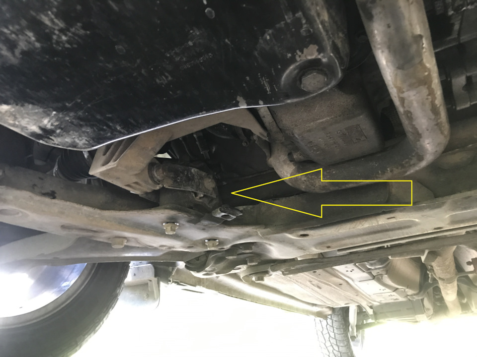 Замена нижней подушки двигателя. — Land Rover Freelander 2 (L359), 2,2 ...