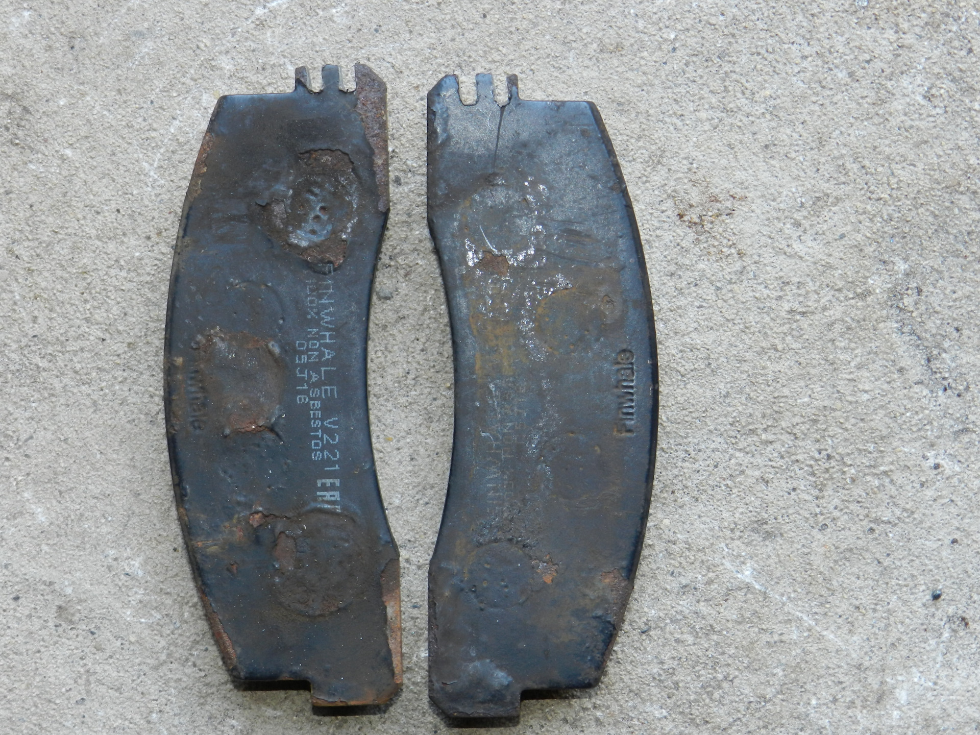 Передние тормозные колодки. Больше не гремят. — Lada 4x4 3D, 1,7 л ...