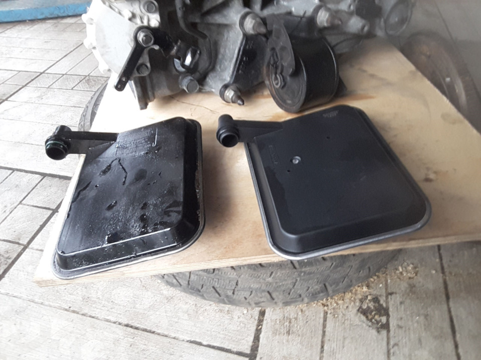 Слева старый, справа новый фильтр акпп — Mitsubishi Lancer IX