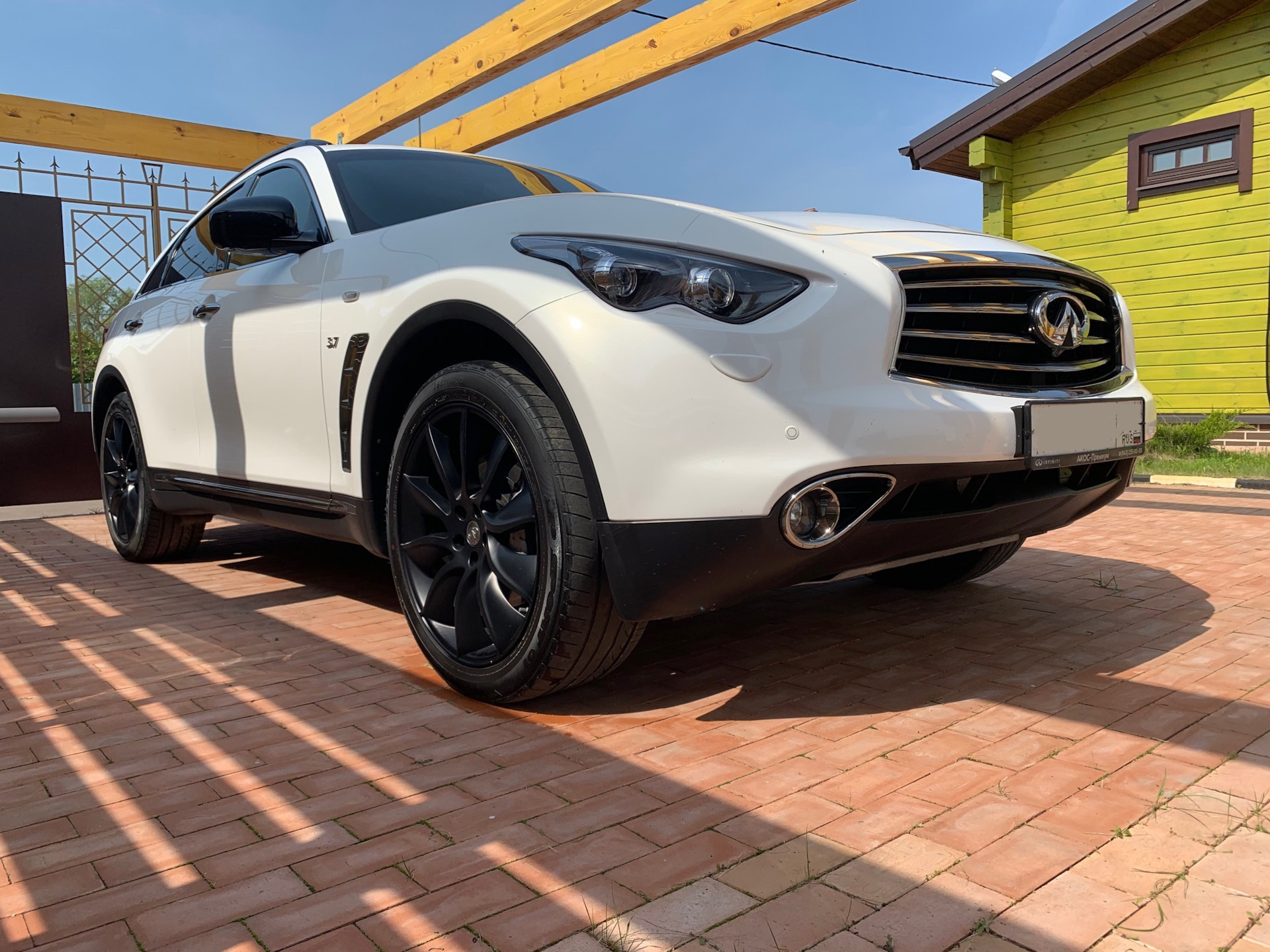 Infiniti qx70 3 7at