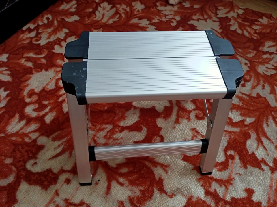 Стульчик стремянка для автобокса — Lada XRAY, 1,6 л, 2018 года | другое ...