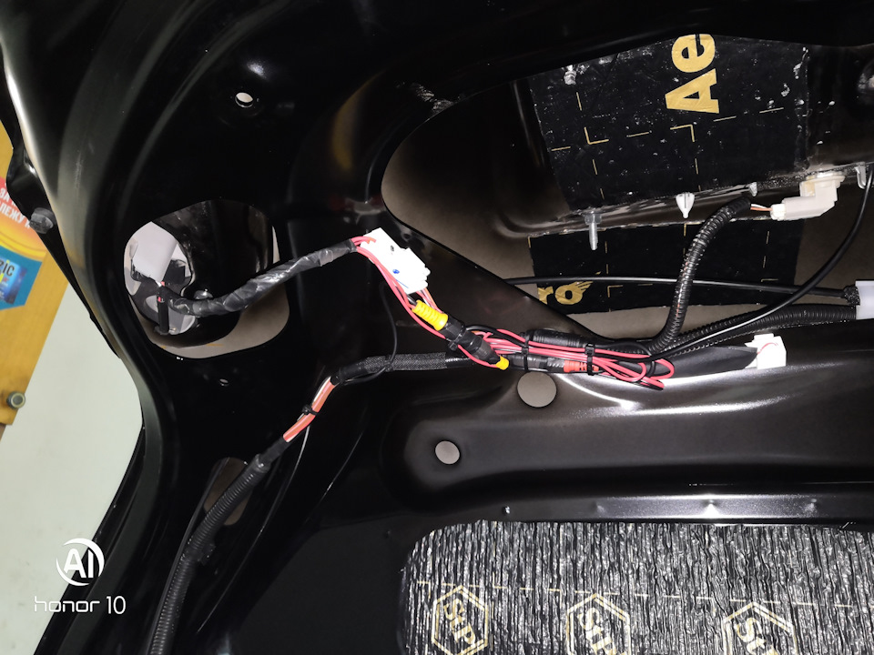 установка камеры заднего teyes