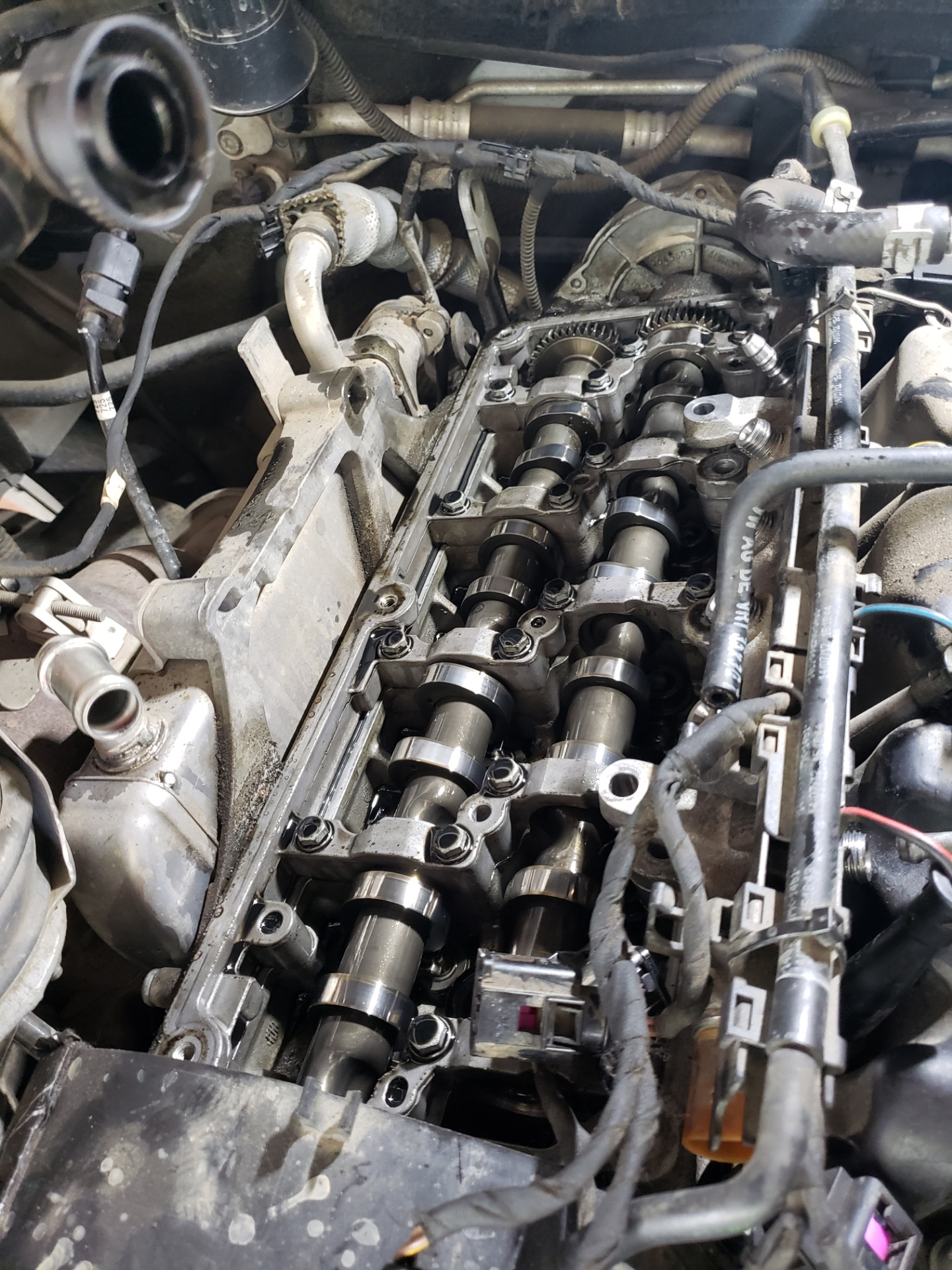 Замена прокладки клапанной крышки — Volkswagen Amarok, 2 л, 2012 года ...