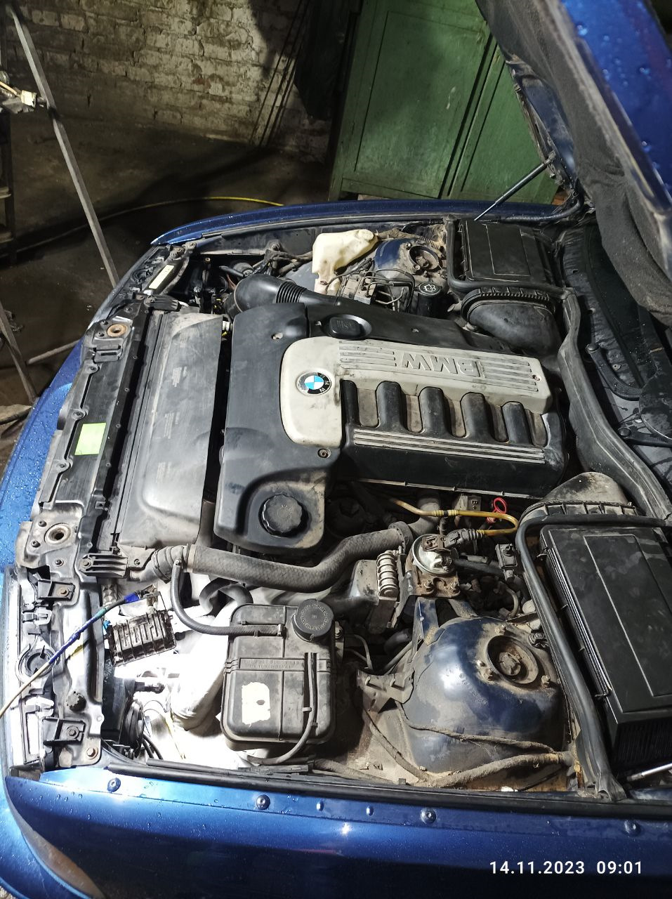 Химчистка и незапланированная замена аккумулятора🔋 — BMW 5 series ...