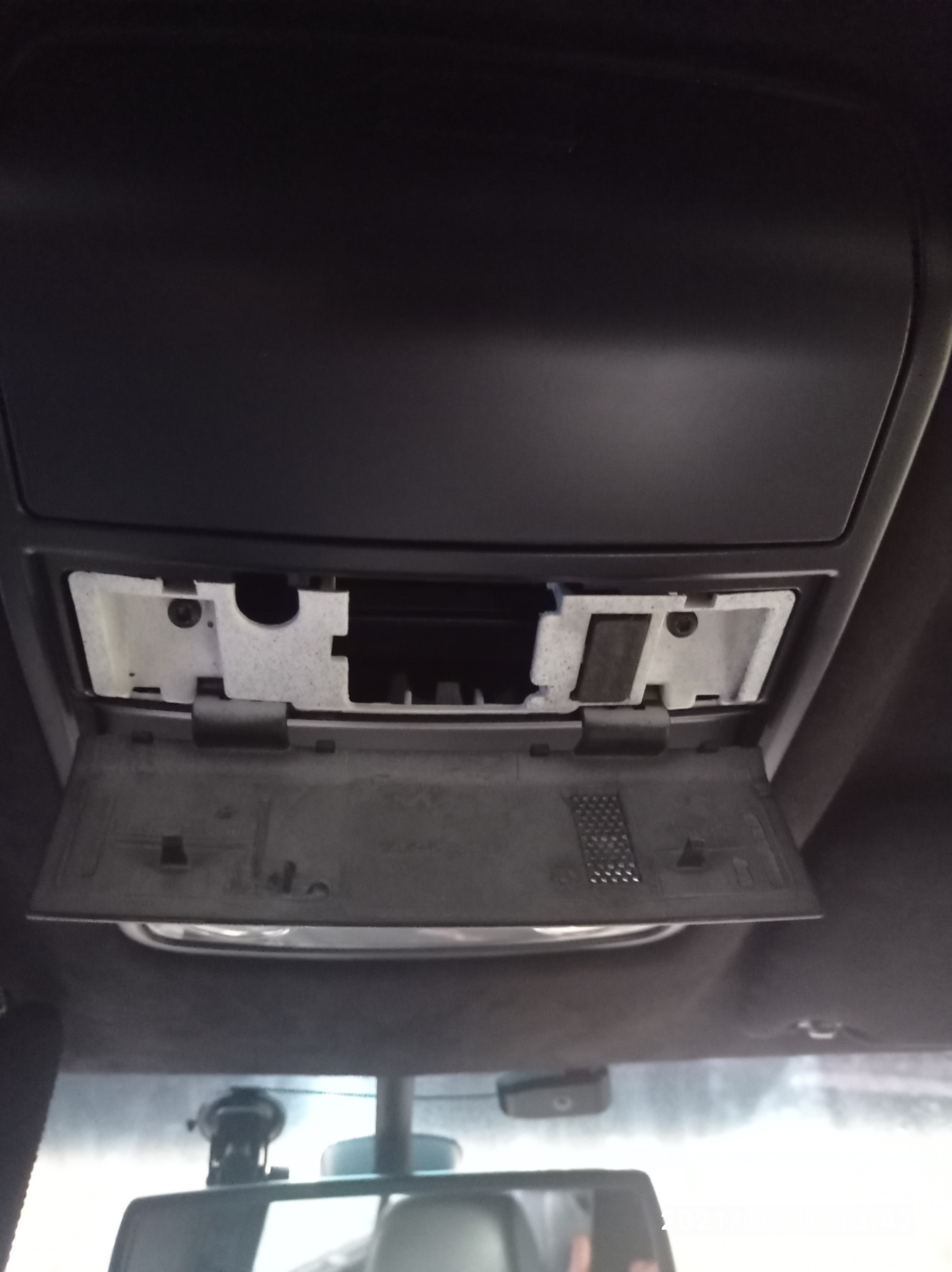 Видеорегистратор к плафону освещения. — Skoda Superb Mk2, 2 л, 2011 ...