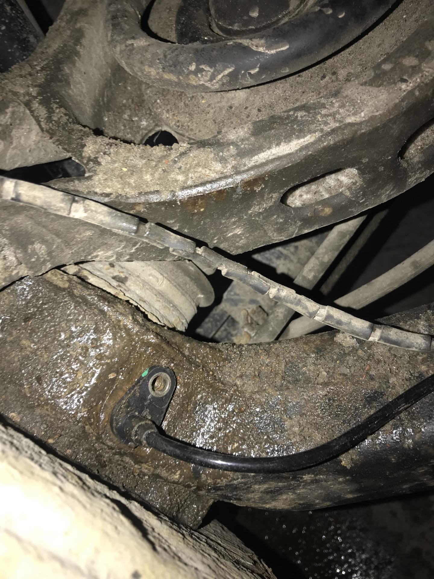 Замена второго заднего датчика абс — BMW X3 (E83), 2,5 л, 2007 года ...