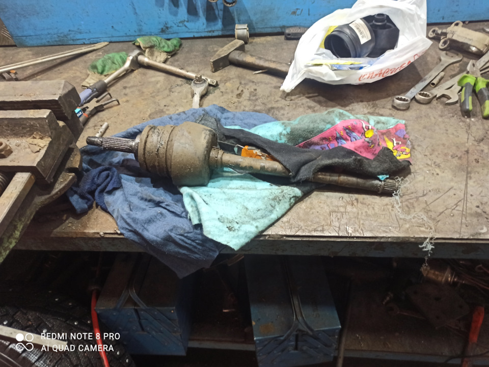 Замена пыльников внутренних гранат — Chevrolet Niva GLX, 1,7 л, 2015 ...