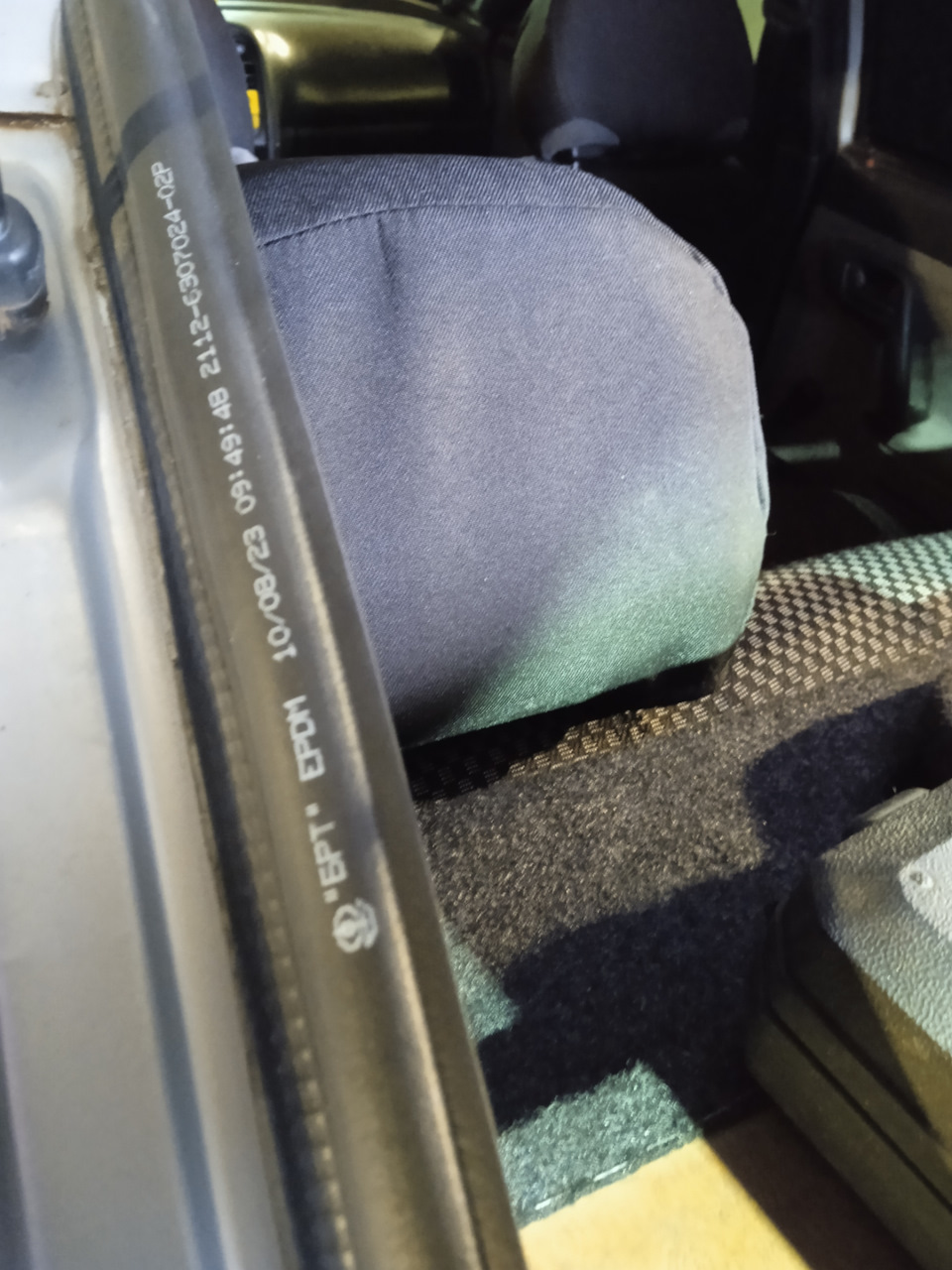 Тонировка лобового стекла, установка уплотнительной резинки багажника ...