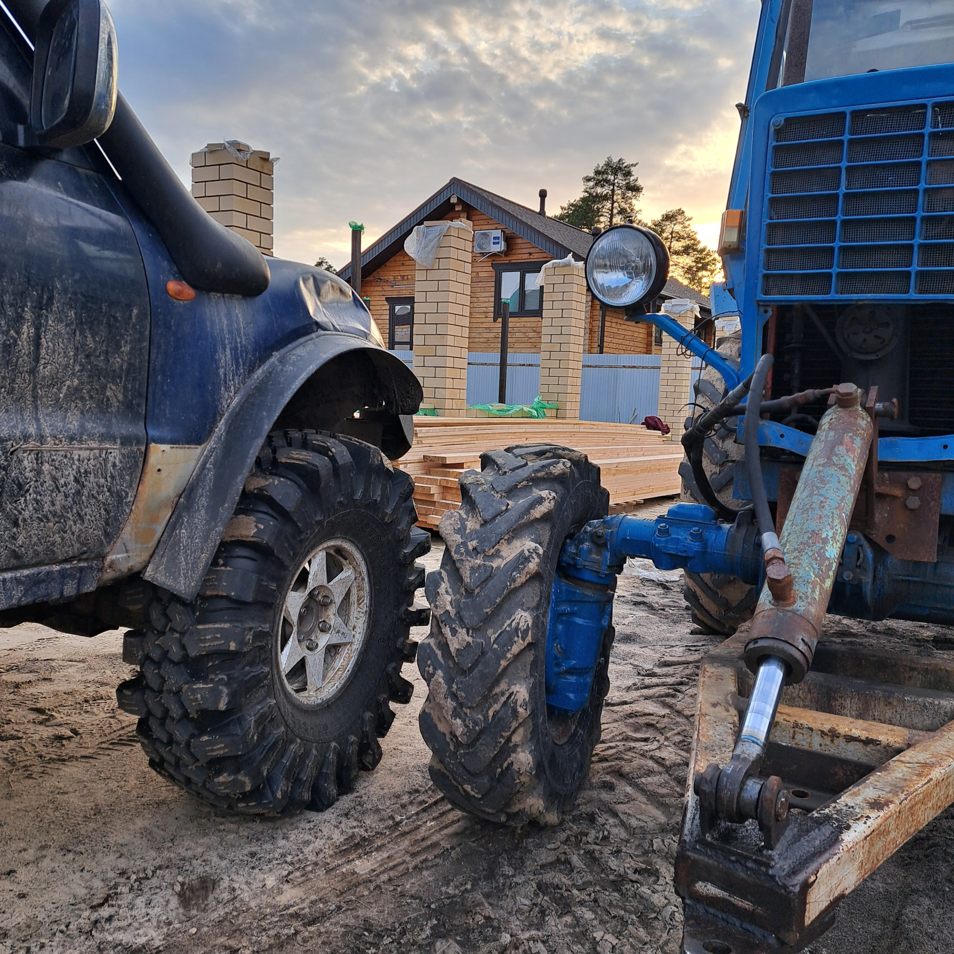 Просвет трактора Беларусь и котлеты) — Mitsubishi Pajero (3G), 4 л ...