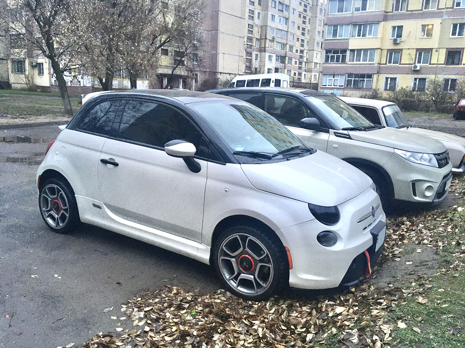 Подняли авто + как ведет себя Fiat500E в случае разряда 12В батареи — FIAT  500E EV, 2015 года | визит на сервис | DRIVE2