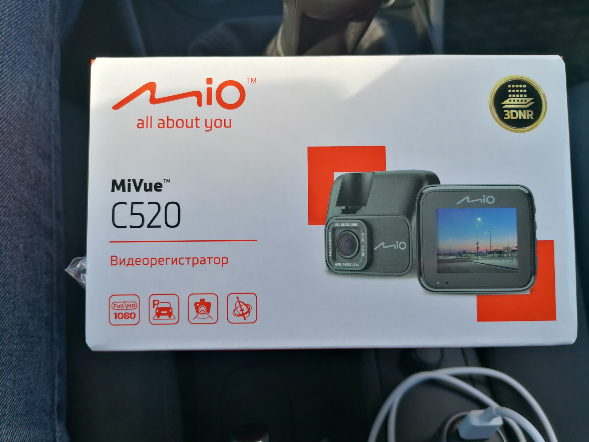 Видеорегистратор mio c421. Mio mivue с330 крепёж. mio mivue d82 combo. видеорегистратор мио мивуе 600. mio mivue c421.