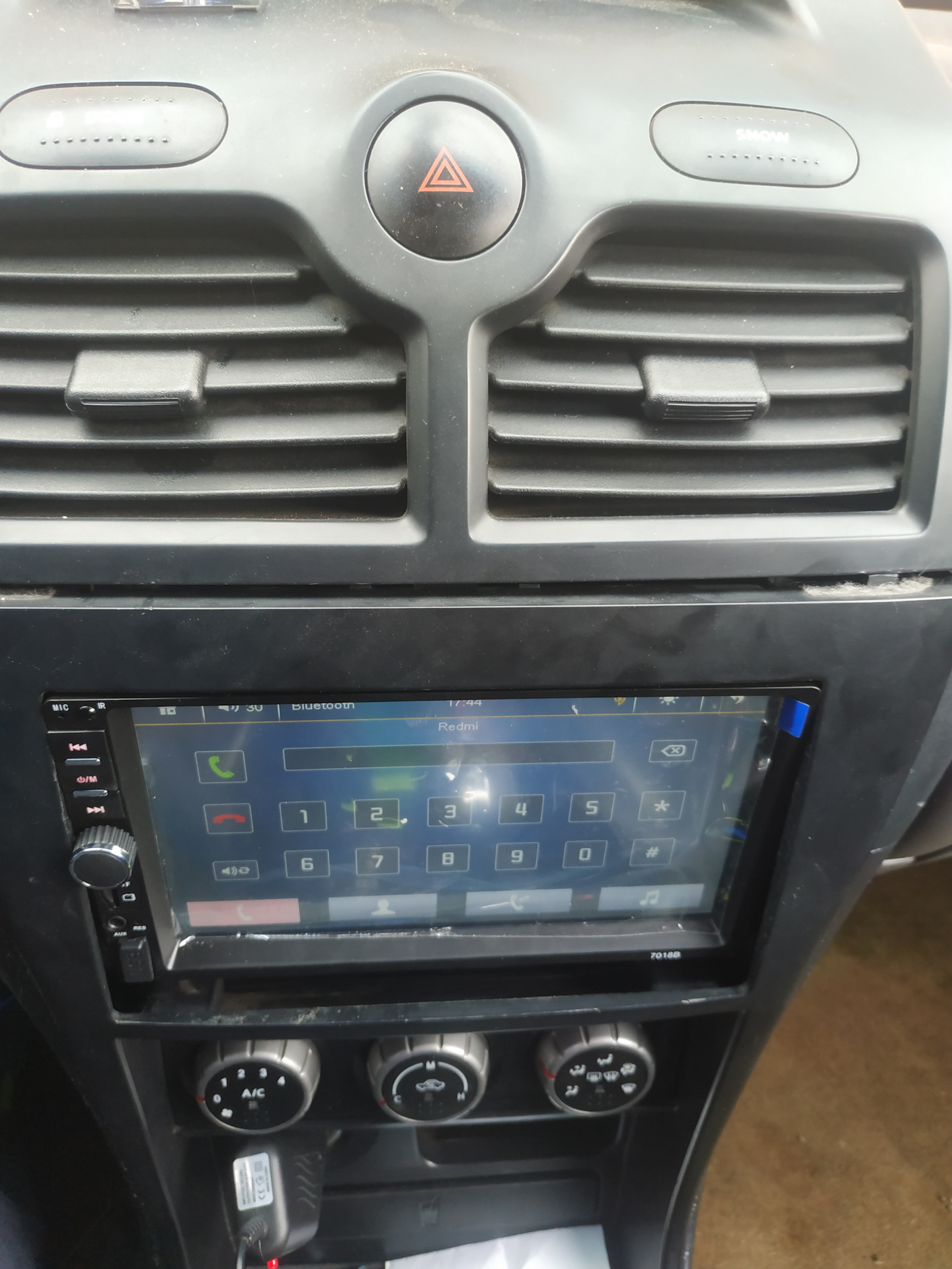 Не встаёт рамка облицовочная под магнитолу 2 din — DRIVE2