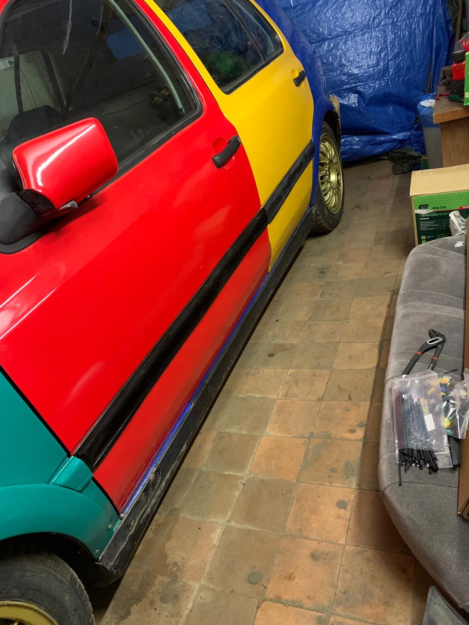 Установка молдингов на арки и джитиай губы — Volkswagen Golf Mk3, 2,8 л ...