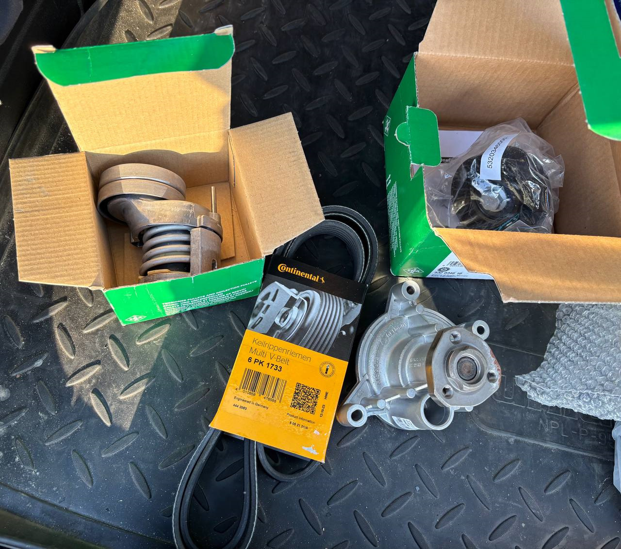 Замена помпы и роликов — Volkswagen Passat Variant (B7), 1,4 л, 2012 ...