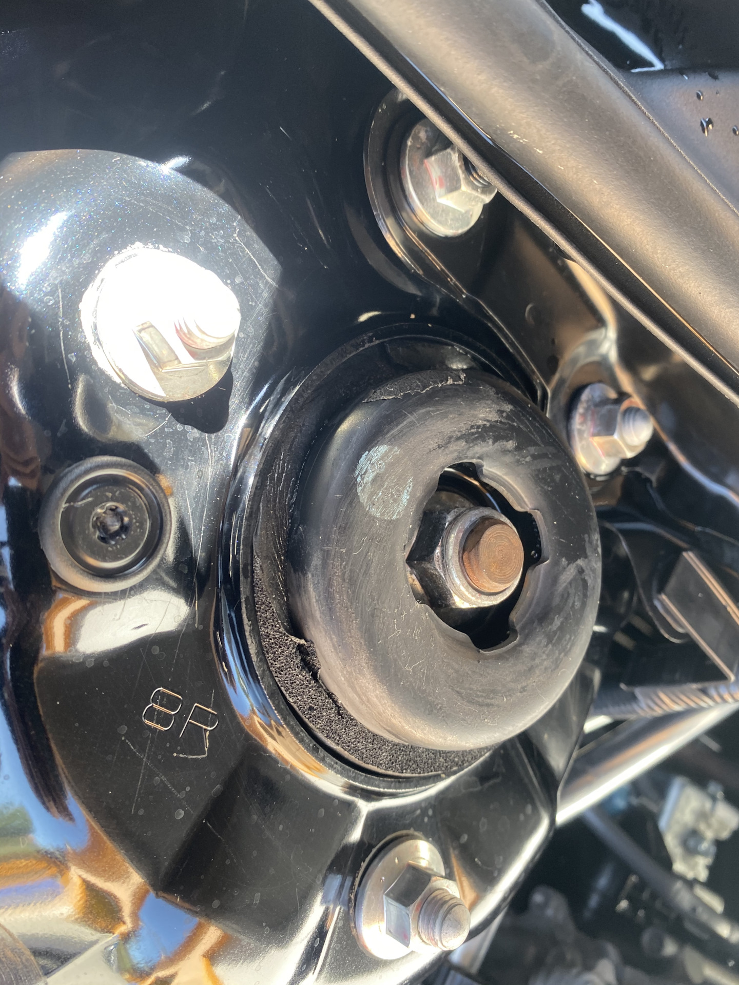 Грязь под капотом — Toyota Camry (XV70), 2,5 л., 2018 года | другое ...