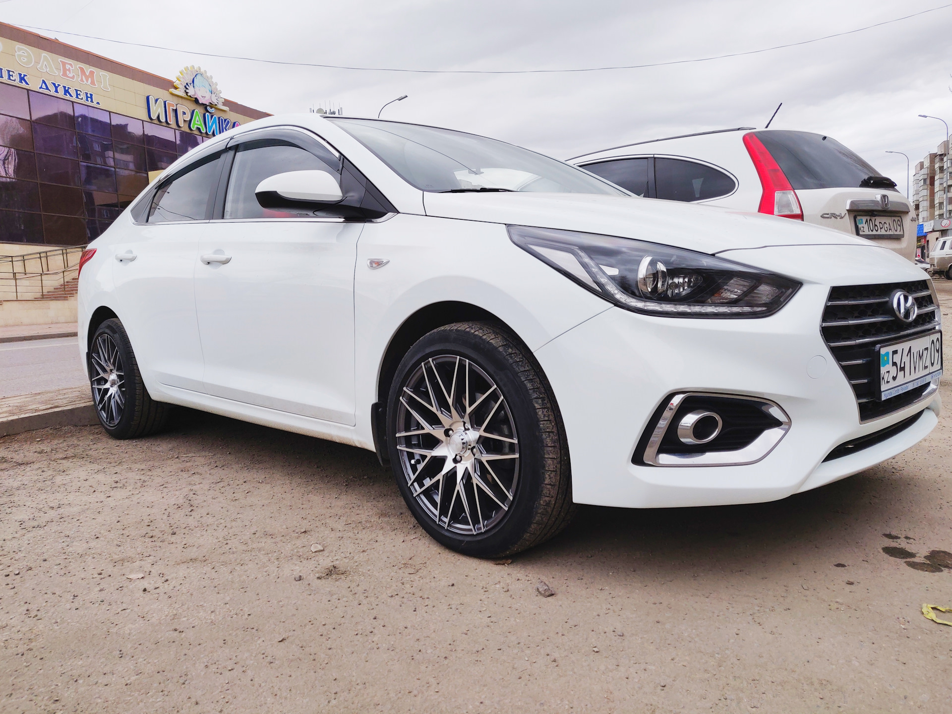 Диски ls. LS 784 r16. Диски на Hyundai Accent r17 2018. Киа Рио лс 784. Диск лс 784 на Весту.