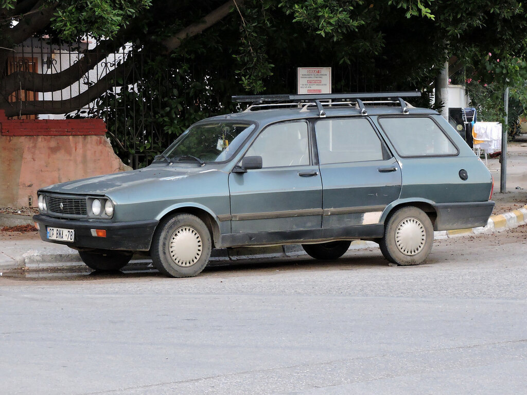 Renault 6 tl. Renault 13 07 052 95r. рено 13. Renault 13 07 756 30r купить. рено 13 года модели.