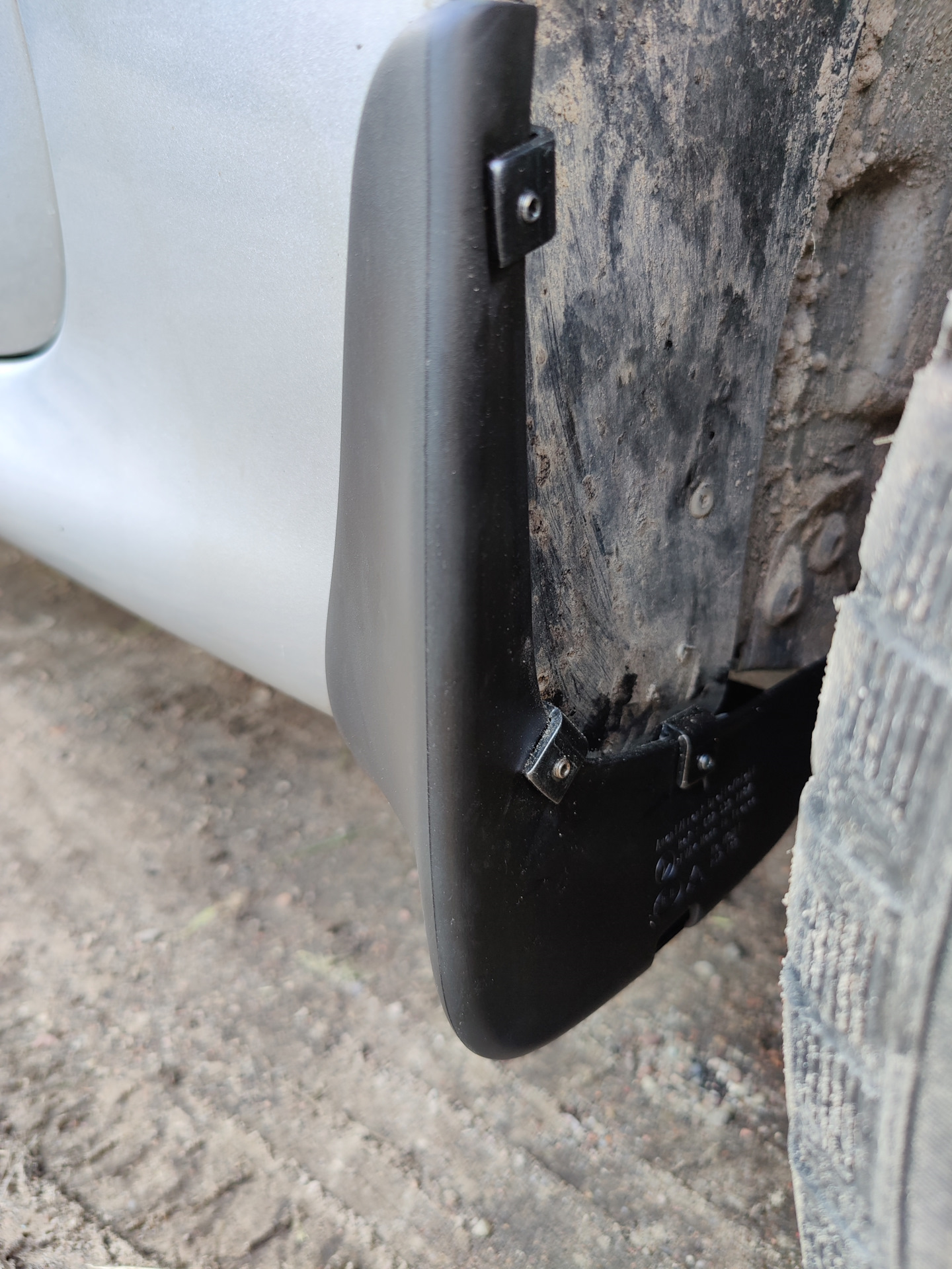 Вы как хотите, но без Оригинальных Брызговиков это не езда)) — Renault ...