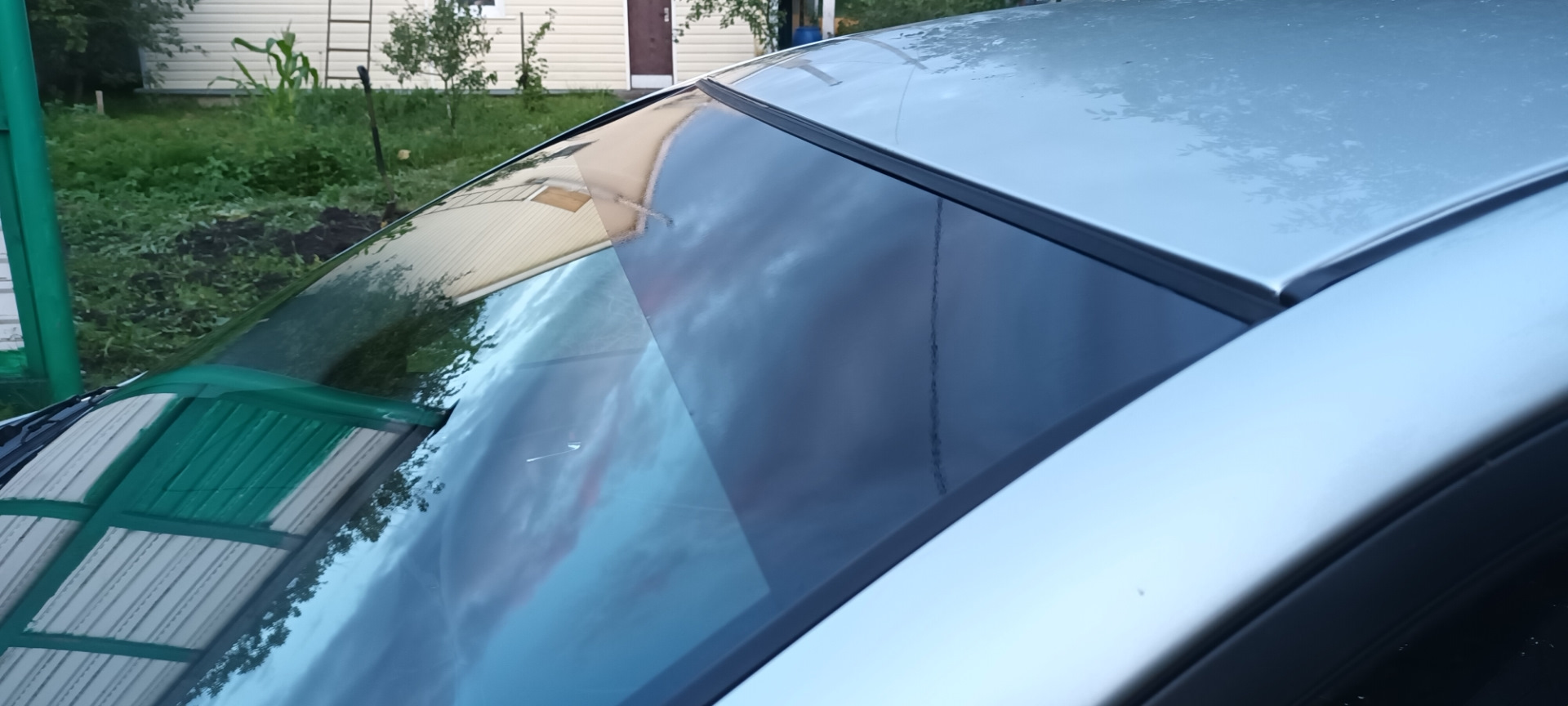 Полоса на лобовое стекло — Toyota Corolla (120), 1,6 л., 2006 года ...
