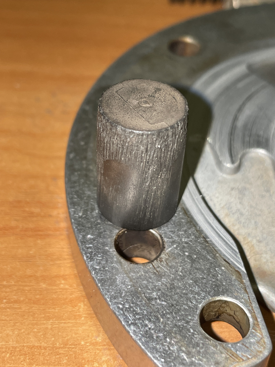 Моргает лампочка давления масла — Volvo S60 (1G), 2,4 л, 2003 года ...