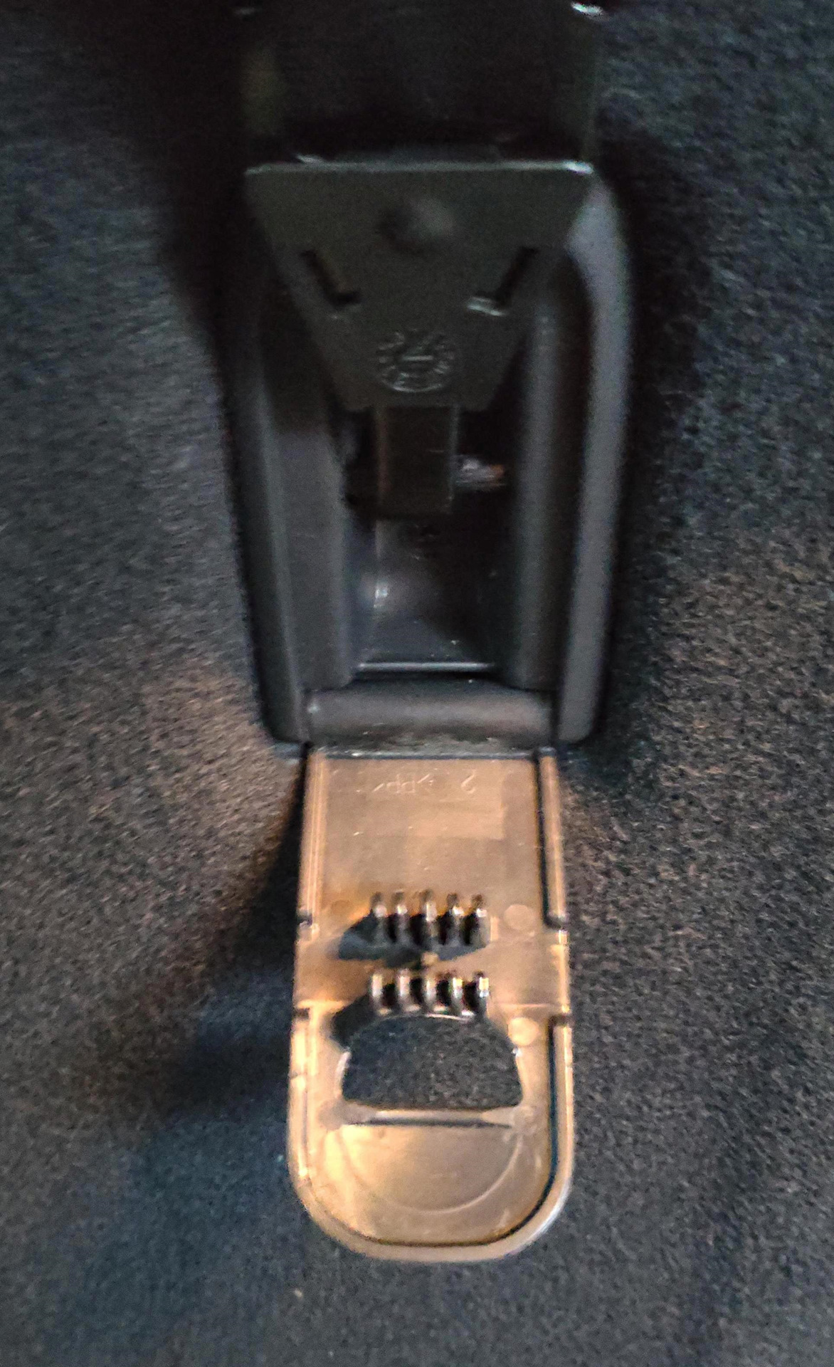 47.Крепление детского кресла Isofix — KIA Mohave, 3 л, 2012 года ...