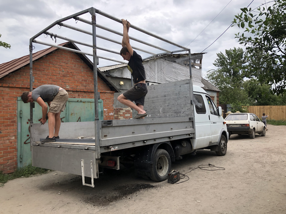 Газель стучит тент по кабине