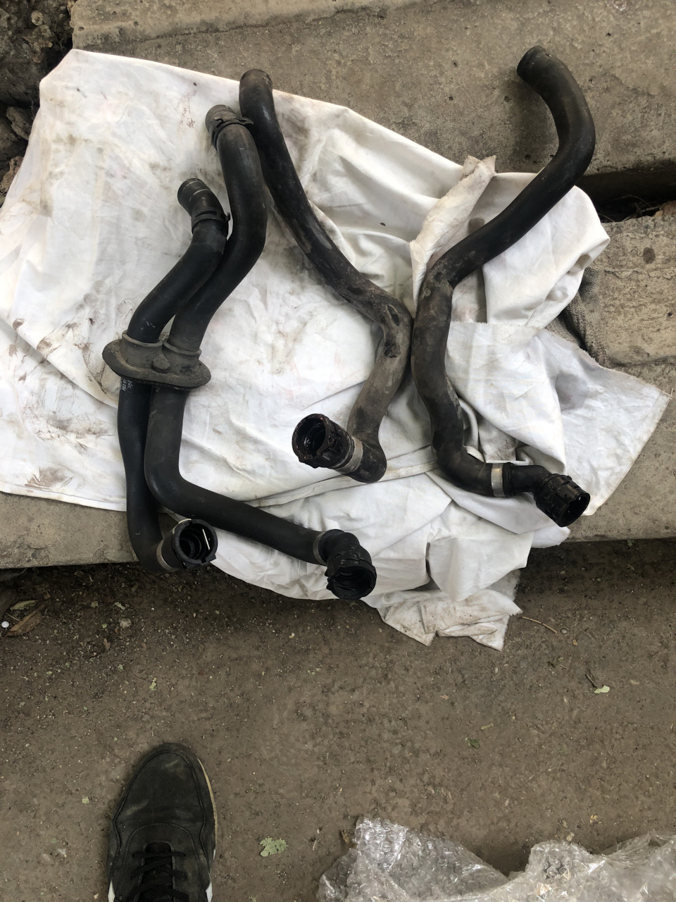 #20 Замена патрубков печки. — Audi A4 (B6), 1,8 л, 2002 года | своими ...