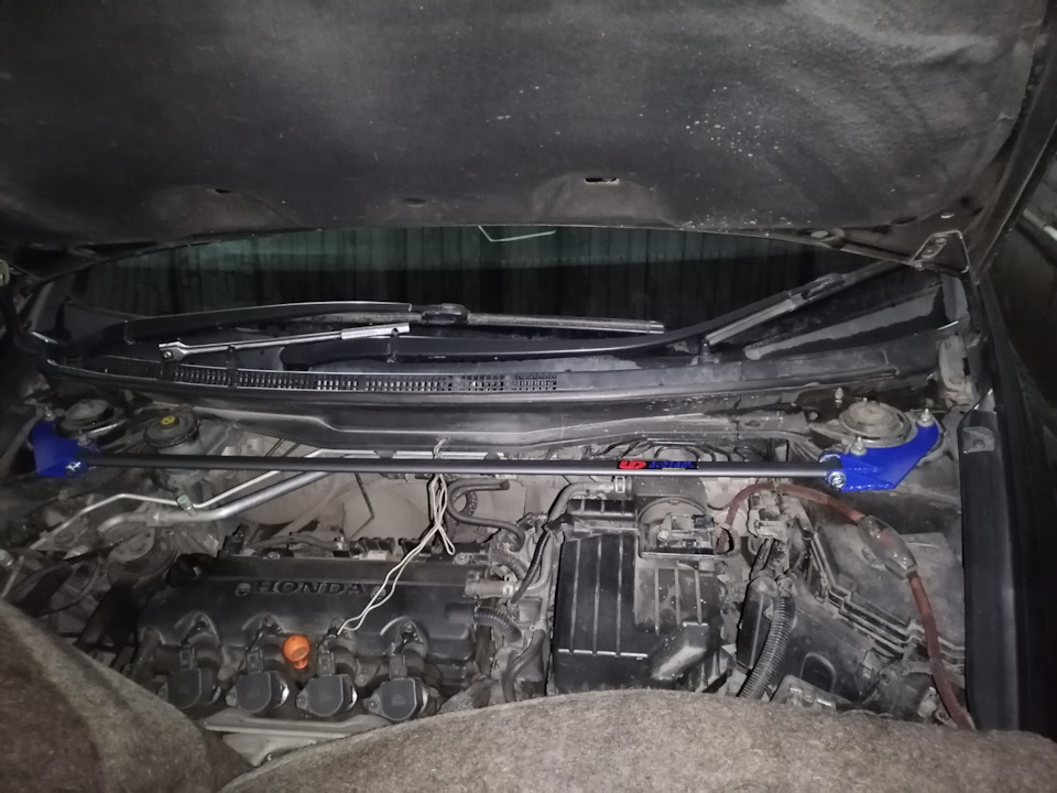 Распорка стоек — Honda Stream (RN6-9), 1,8 л, 2008 года | тюнинг | DRIVE2