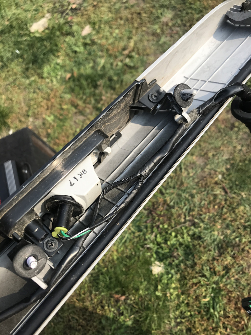 Как подключить штатную камеру заднего вида к китайской магнитоле хендай ...