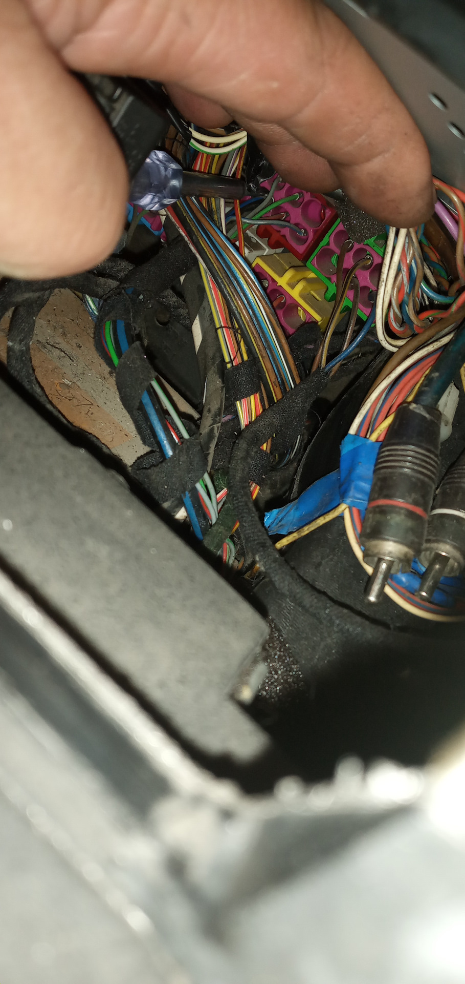 Куда подключить плюс от вебасто к климату ауди а6с4? — Audi A6 Avant ...