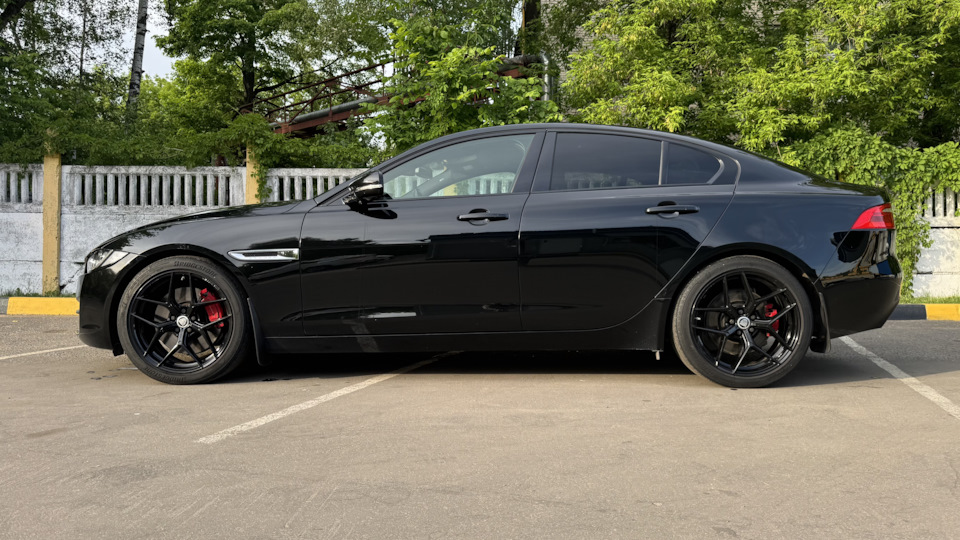 Jaguar XE