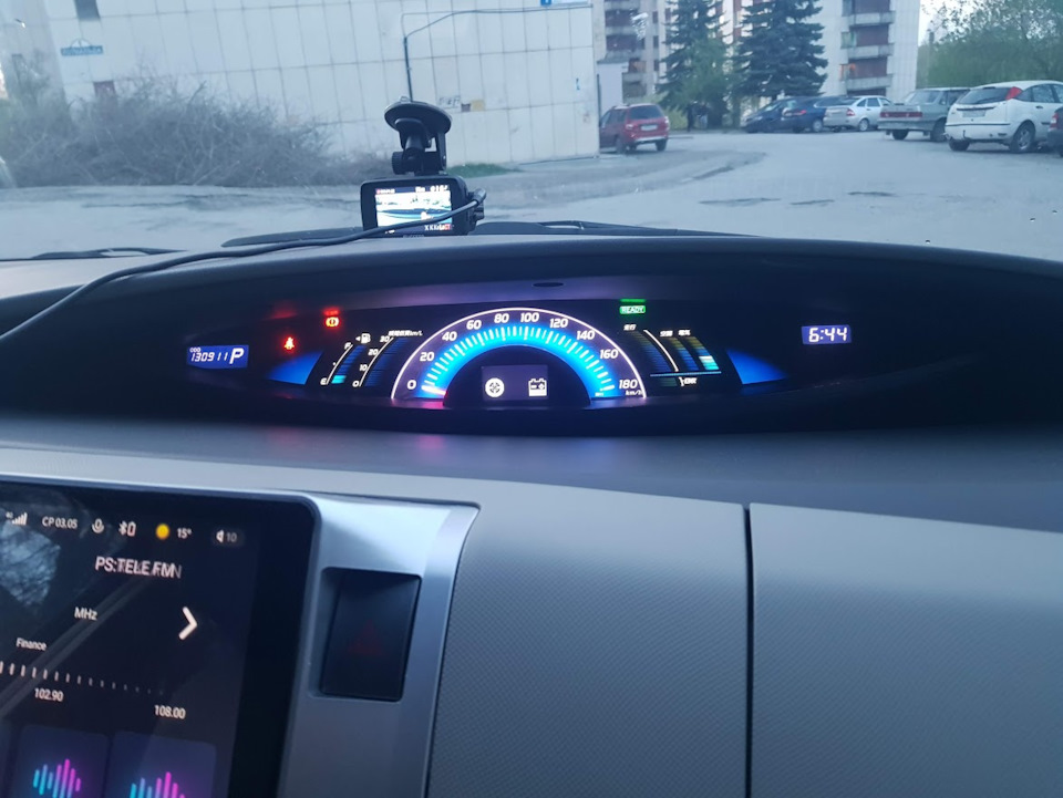 Установка видеорегистратора 3:1 Ruccess LD100 — Toyota Estima Hybrid, 2 ...