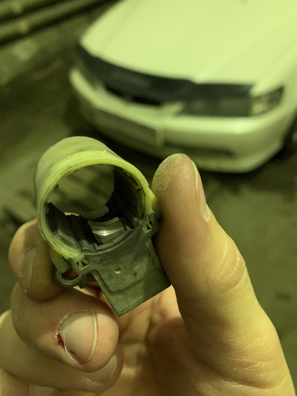 Замена щеток генератора — Honda Accord (6G), 2 л, 1999 года ...